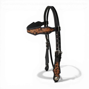 Ensemble d'équipement équestre occidental en cuir : têtière, collier de poitrée et rênes, orné de motifs floraux, fait main - Product Image 2
