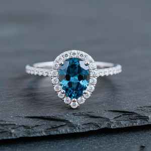 Bague de fiançailles en topaze bleue de Londres, pierre de naissance de septembre, en argent sterling 925, élégante bague en pierre précieuse bleue, bijoux - Product Image 1