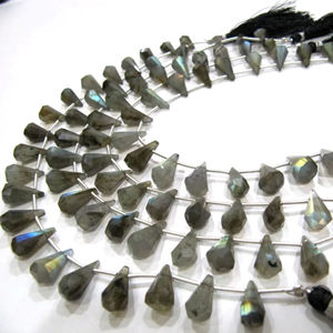 Perles de pierre facettées en labradorite grise naturelle, forme goutte d'eau, 8 pouces de long - Product Image 5