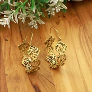 Boucles d'oreilles en laiton à sept chakras, faites à la main, pour la méditation et le yoga |   Bijoux symboles spirituels sacrés - Product Image 4