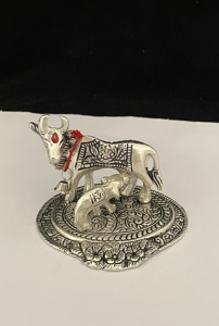 Vaca de Latón chapado en plata hecha a mano con becerro, artículo de regalo, decoración y regalo, artículo único - Product Image 3