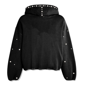 Sweat à capuche noir tendance à clous, en molleton délavé personnalisé, avec détails rivets, style streetwear, vente en gros OEM, sweats à capuche avec strass - Product Image 4