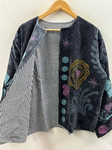 Veste noire Suzani avec broderie en forme de cœur, manteau en velours, veste bohème tendance, veste Suzani tendance, look Thanksgiving, tenue de mariage, cadeau pour elle - Product Image 3