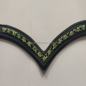 ช่องหนังรูปม้าเป็นรูปตัววีสีดำสุดหรูมีสายสร้อยไข่มุกสีเขียว - Product Image 3