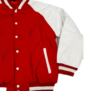 Chaqueta universitaria Letterman de DS Sorority para fundadoras, roja y blanca, con parche de chenilla, bordado 'Greek Life', de lana, cortavientos y térmica - Product Image 4