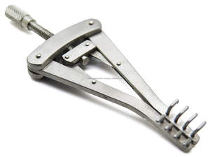 Good Instrument 3 Inch 4 Teeth Blunt Ophthalmology Retractors Self-Locking Retractor Essential Surgical Instrument - Product Image 4