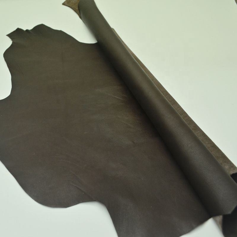 สีน้ำตาลเข้ม