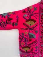 Blouson Bomber Rose en Coton Velours Tricoté Brodé, Style Floral Suzani Bohème, Écologique et Respirant, avec Lettres