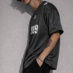 Camiseta de Fútbol Americano para Hombre, Color Rojo de Moda, Acabado Satinado, Cuello en V, Mangas con Rayas en Contraste, Número Personalizado, Ropa de Equipo, Proveedor OEM al por Mayor, EE. UU. - Product Image 5