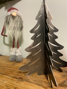 Ensemble d'arbres de Noël en métal vert, parfait pour la décoration de table de balcon extérieur et l'aménagement festif de la maison en hiver, provenant d'Inde - Product Image 5