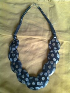 Collier chaîne en résine avec incrustation d'os, surdimensionné, audacieux, fait main, bijou fantaisie pour femmes et jeunes filles, artisanat en résine - Product Image 3