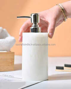 Distributeur de savon et de lotion en résine de qualité supérieure Bouteille de comptoir élégante et durable pour hôtels, spas et maison - Product Image 3