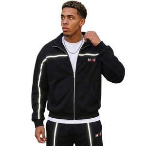 Ensembles de survêtements en molleton épais à rayures réfléchissantes, avec sweat à capuche et pantalon de jogging à manches raglan et fermeture éclair intégrale, style streetwear urbain, vente en gros - Product Image 4