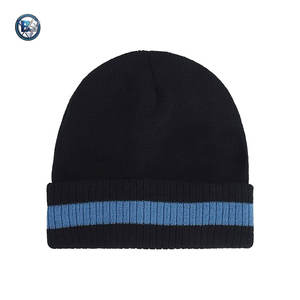 Gorros Jacquard de Última Moda Fabricados en Pakistán, Color Liso, Logotipo Personalizado, Gorros de Lana para Adultos - Product Image 1