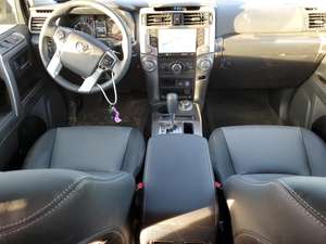 Voiture d'occasion à vendre Toyota 4Runner SE 2023 (voiture d'accident à prix réduit) - Product Image 4