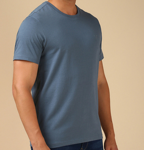 T-shirt en coton uni pour homme, coupe classique, respirant, col rond, doux, vêtement basique d'été, vente en gros OEM personnalisée - Product Image 1