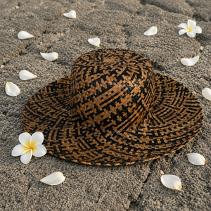 Sombrero de Sol Étnico de Lontar Natural, Bordado a Mano, Diseño Dibujado a Mano, Sólido, para Verano, Playa, Viajes al Aire Libre, Protección Solar - Product Image 1