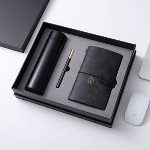 Ensemble cadeau personnalisé : carnet en cuir, bouteille d'eau, bloc-notes promotionnel, tasse thermos et stylo en bois - Product Image 2