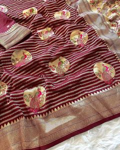 Sari Indio Bollywood Premium Tradicional de Seda Crepé Khadi Pura con Bordado Zari, Elegante, Étnico, para Bodas de Verano - Product Image 2