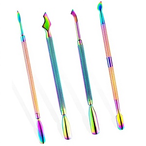 Instrument de précision pour cuticules à double embout : repousse-cuticules et nettoyeur pour une mise en forme et un soin précis des cuticules - Product Image 1