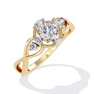 Bague de fiançailles en or jaune avec diamant rond central et pierres latérales marquise, sertie à griffes, style classique pour femme - Product Image 1