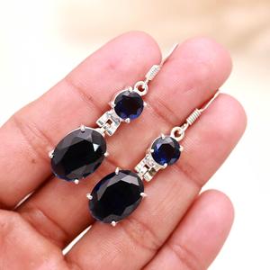 Pendientes de Zafiro Azul de Lujo en Plata de Ley 925 |   Joyería con Piedras Preciosas Naturales de Corte Ovalado |   Pendientes Colgantes de Alta Gama al por Mayor para Mujer - Product Image 3