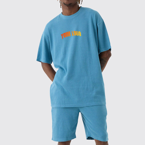 Ensemble d'été pour homme, tissu gaufré texturé, t-shirt oversize et short, deux pièces, style streetwear décontracté, tissu doux. - Product Image 4