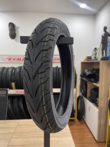 NUEVA Carcasa de Neumático de Caucho Natural K239, Repuesto para Scooters, Marca KUMA, Vida Útil de 20,000 km, Garantía de 12 Meses, Color Negro, Alta Calidad - Product Image 2