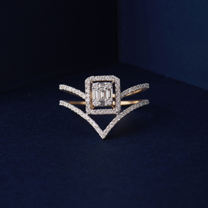 Bague cocktail en diamant taille émeraude, or 18 carats, géométrique, luxe, bijoux fins pour femmes - Product Image 1