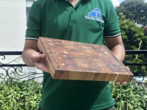 Planche à découper rectangulaire en bois de teck, grain de bois transversal, 3,8 cm d'épaisseur, durable, fabriquée au Vietnam - Product Image 3