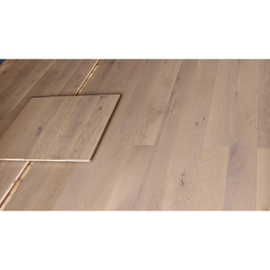 Planche de parquet en chêne européen contrecollé 7,5 po x 5/8 po - 2 couches, chêne blanc beige, caractères naturels - Product Image 1