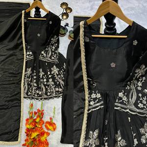 Ensemble Kurti et Palazzo de Luxe en Soie Chinon Lourde avec Broderie, Infroissable, Séchage Rapide, Extensible, Idéal pour les Fêtes - Product Image 1