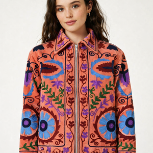 เสื้อแจ็คเก็ตผ้าซาตินกำมะหยี่ปักลายดอกไม้หลากสีสันสีชมพูแซลมอนสำหรับฤดูใบไม้ร่วง  งานปักแบบซูซานี  ผ้าฝ้ายควิลท์แบบสองด้าน - Product Image 1