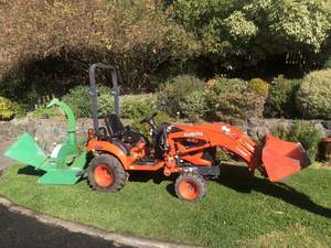 Tractor Diésel Subcompacto Kubota BX1880 Equipado con Motor de 3 Cilindros, Potencia de 16.6 a 18 HP, Muy Económico - Product Image 2