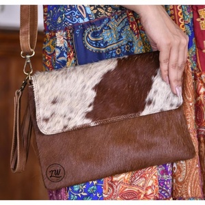 LW Sac à main en cuir de vache véritable avec fourrure véritable Sac à bandoulière de style bohème pour femmes Portable pour le printemps, l'été et l'hiver - Product Image 5