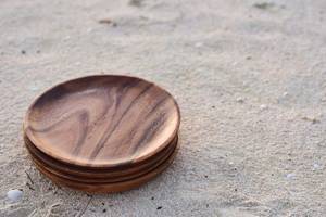 Ensemble de plateaux ronds en bois simples pour le déjeuner, le dîner, la restauration, l'hôtellerie, la table et l'utilisation quotidienne par UO India - Product Image 3