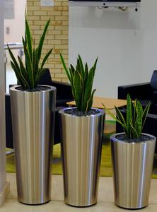 Vase à fleurs cylindrique décoratif en métal, idéal pour les fleurs artificielles, pour la décoration de table, d'étagère et d'angle. - Product Image 3