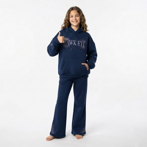 Elegante chándal azul marino con capucha para niños, de corte holgado y largo, estilo casual con hombros caídos y pantalón. - Product Image 4