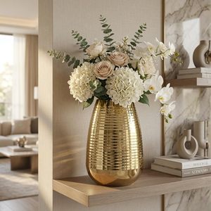 Florero Metálico Ovalado Acanalado Dorado Decorativo de 8.7 Pulgadas para Decoración del Hogar, Oficina, Mesa, Sala de Estar, Boda, Aniversario - Product Image 1