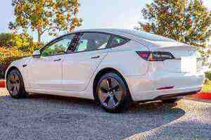 VENTES RAPIDES DE VOITURES D'OCCASION MODEL 3 SEDAN 2024 - Product Image 3