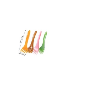 Elegante peine de masaje de resina hecho a mano para desenredar el cabello y relajar el cuero cabelludo, para uso diario. - Product Image 4