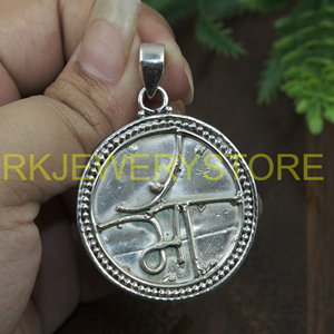 Colgante hecho a mano de plata de ley 925 con símbolo tribal abstracto, colgante redondo, joyería étnica minimalista, regalo para mujeres y hombres - Product Image 3