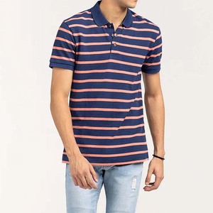 เสื้อโปโลแขนสั้นลายทางสีกรมท่าและสีคอรัลสำหรับผู้ชาย ทรงปกติ ผ้าถักลำลอง - Product Image 2