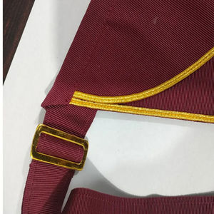 Tablier maçonnique respirant en cuir pour Maîtres Maçons, avec poche et épingle de sûreté brodée intégrée - Product Image 4