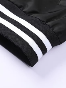 Veste bomber en satin noire personnalisée OEM, couleur unie, style décontracté, col rabattu, coupe régulière, matière polyester, mode outdoor - Product Image 4