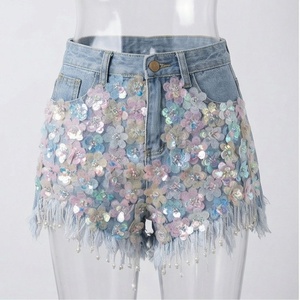 Shorts en jean d'été personnalisés avec sequins, déchirés, taille haute, tendance streetwear pour femmes - Product Image 1