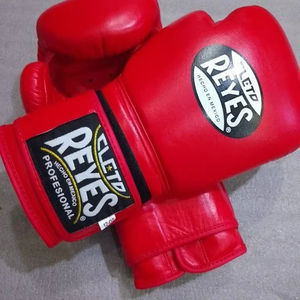 Crochets et boucles personnalisés pour gants de boxe en cuir de vachette de qualité supérieure avec élasticité pour l'entraînement au Sanda - Product Image 2