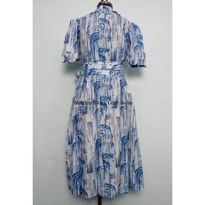 Vestido Midi Romántico para Mujer, Estilo Camiseta Informal, Personalizable, Lavable, Ecológico, con Decoración de Botones, Cintura Natural - Product Image 4