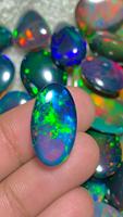 Opale noire d'Éthiopie naturelle, cabochon ovale, pierre précieuse en vrac 1,00 carat, jeu de couleurs et d'étincelles pour la fabrication de bijoux