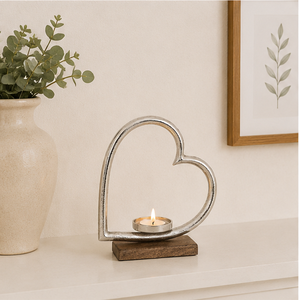 Porte-bougie chauffe-plat en aluminium de luxe en forme de cœur avec base en bois de manguier naturel, sculpture en métal argenté en forme de cœur pour une décoration romantique de la maison - Product Image 6